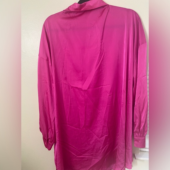 SHEIN CURVY -SILK TOP - Picture 3 of 4